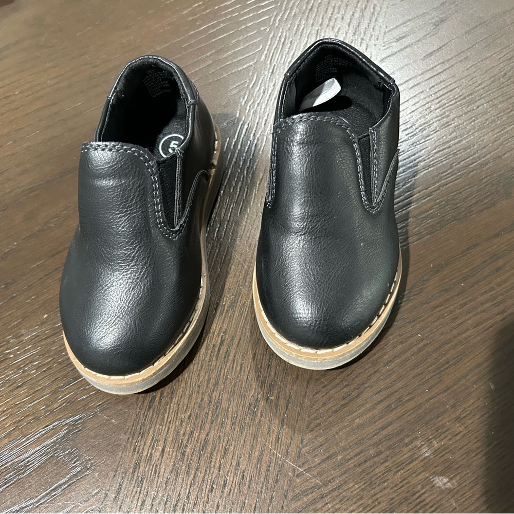 5T toddler boys black dress shoes. Never worn. Brand new